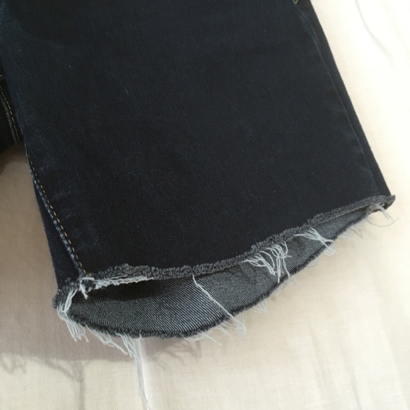 Levi’s Dark Blue Cutoffs Stretch - Picture 2 of 9